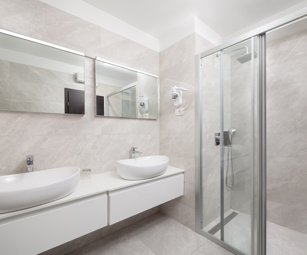 Le Premier Luxury Rooms 35/43
