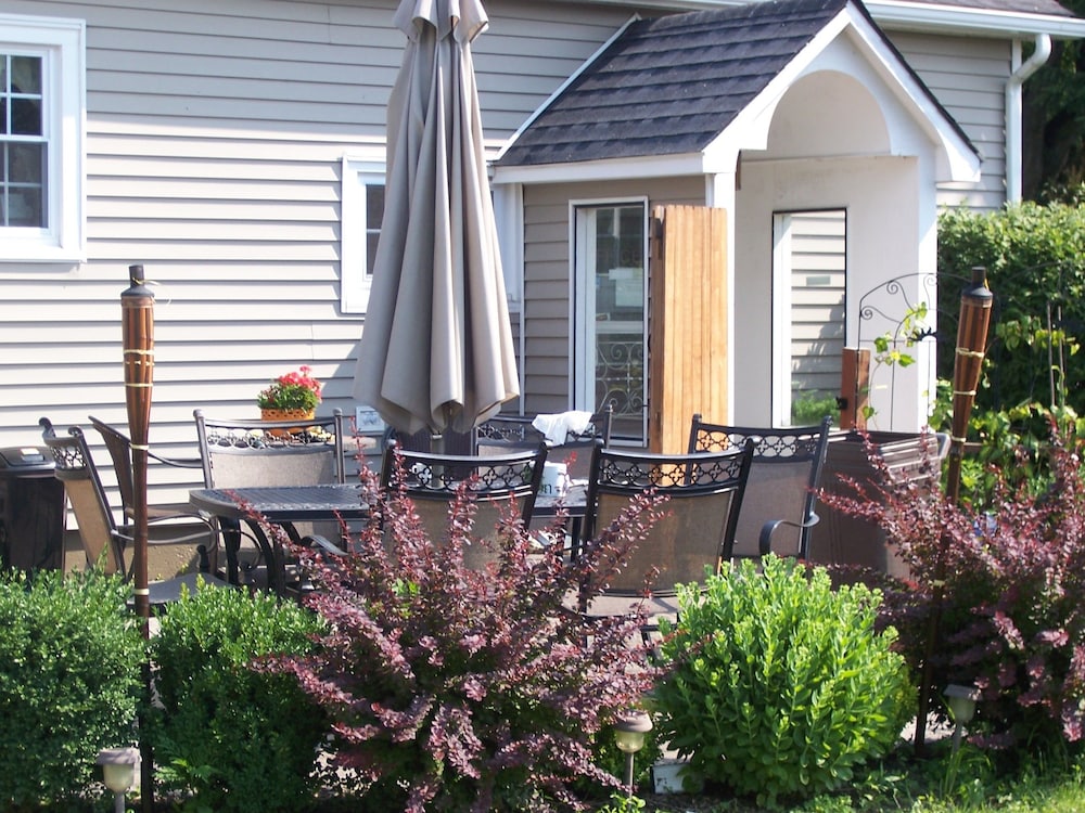 Clarence Inn 50/59