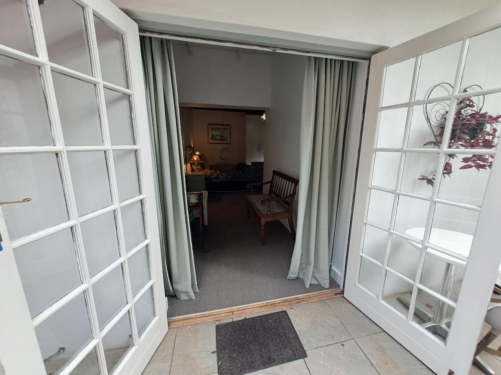 Fiore Guest Accommodation 8/50
