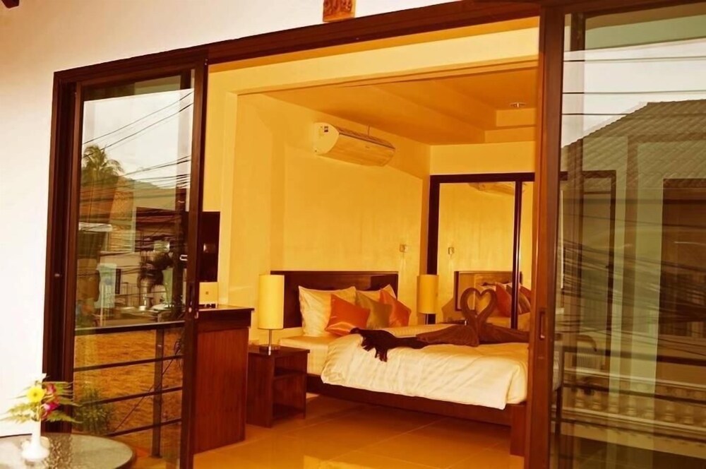 The Seashore Kamala Service Apartment 11/19