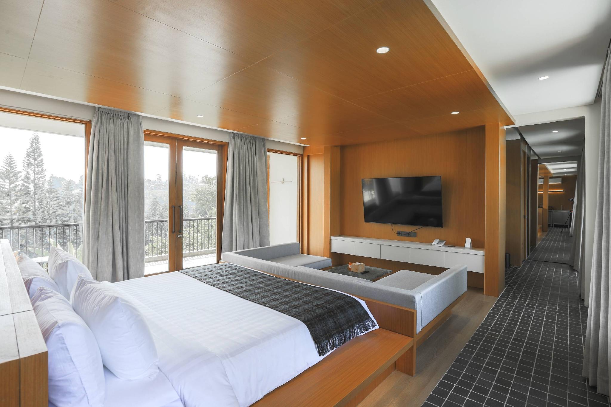 Stevie G Hotel 24/54