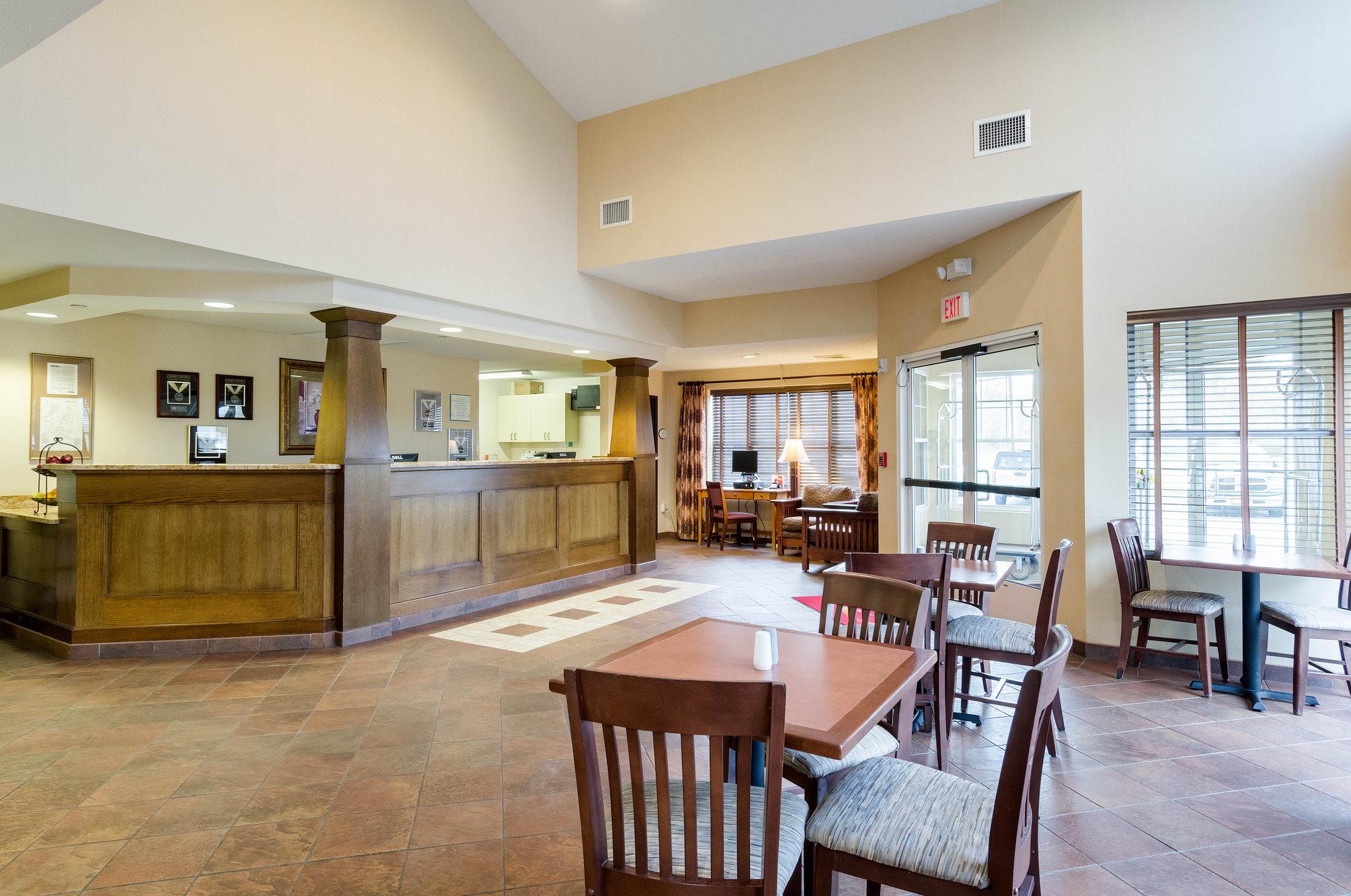 Econo Lodge 28/41