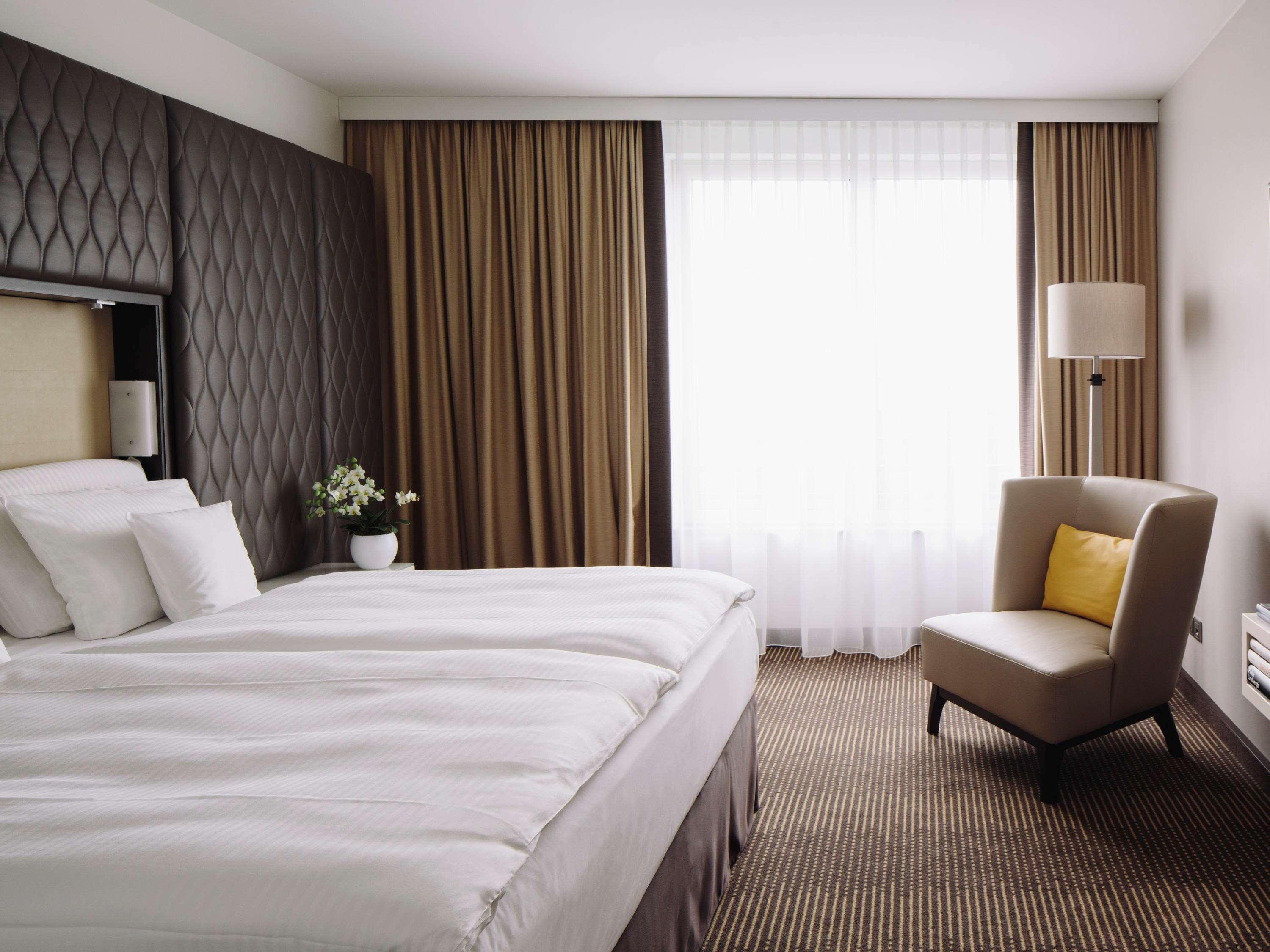 DELUXE, SUITE, DOUBLE OR TWIN BED, PARK OR COURTYARD VIEW