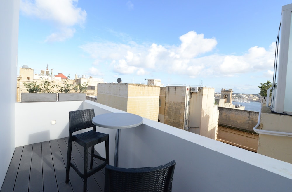 Paulos Valletta 36/50