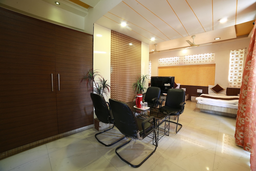 HOTEL VISHRAM 33/45