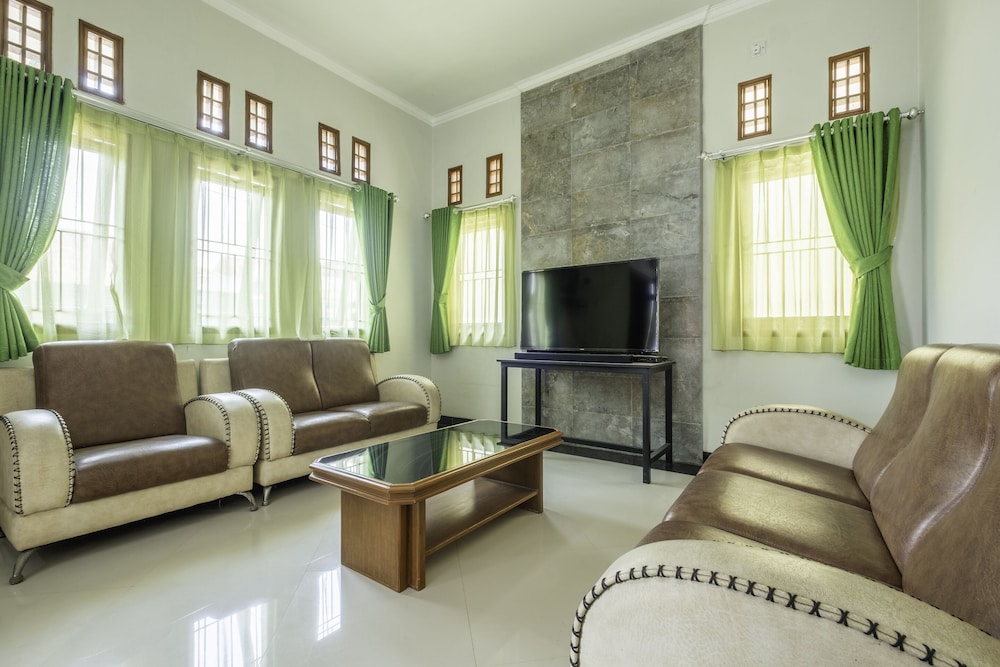 OYO 2072 Wisma Teratai 27/29