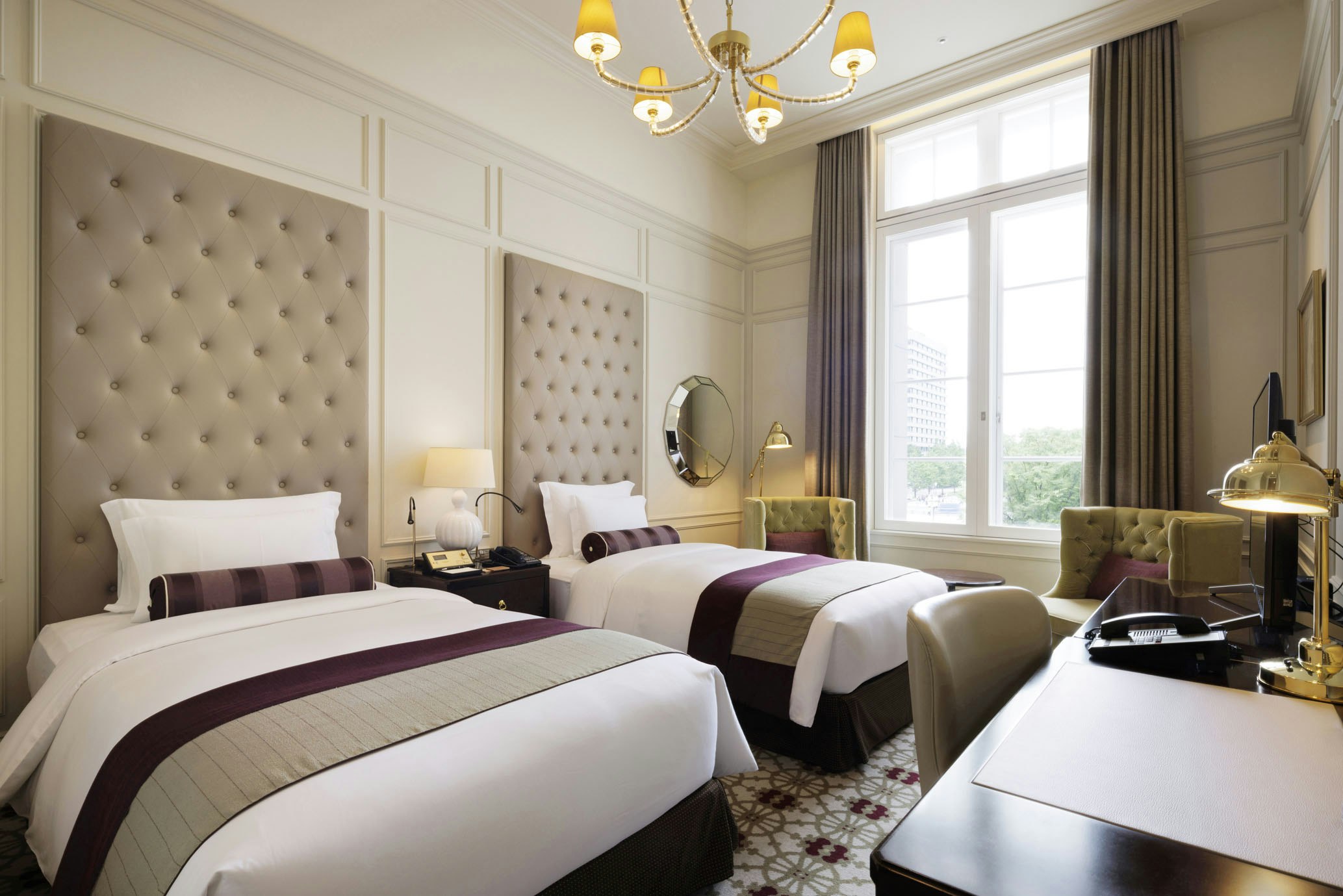 Superior, Twin Beds, Palace Side