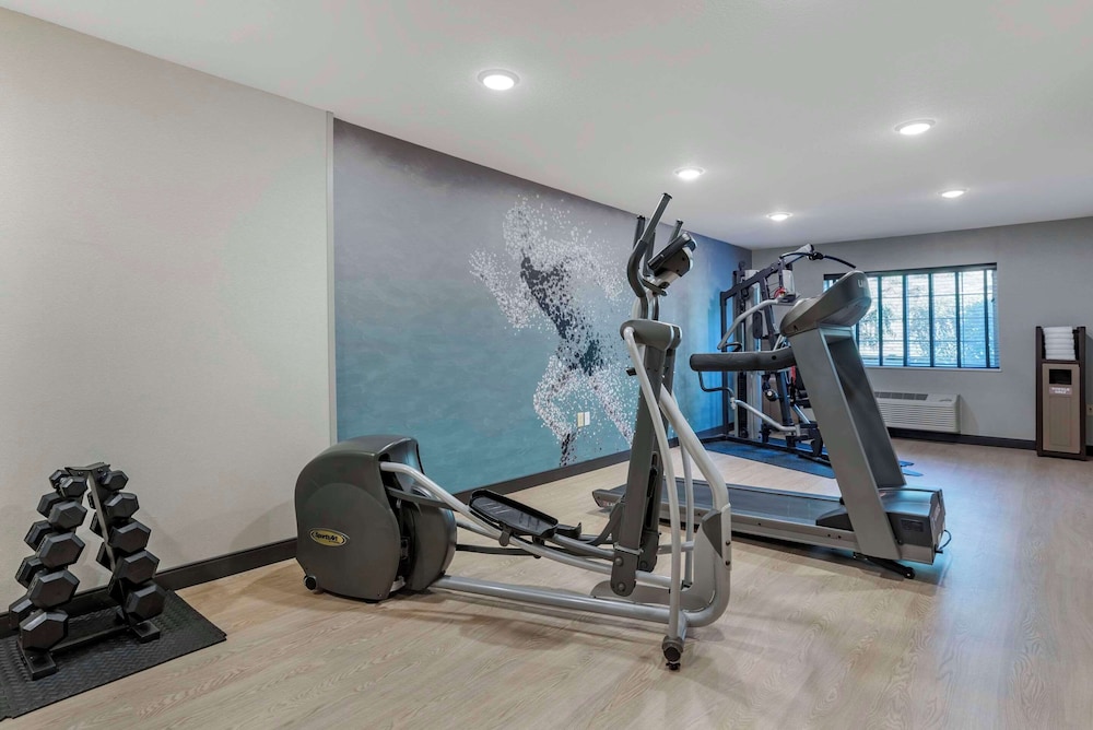 Comfort Inn & Suites Tualatin - Lake Oswego South 38/60