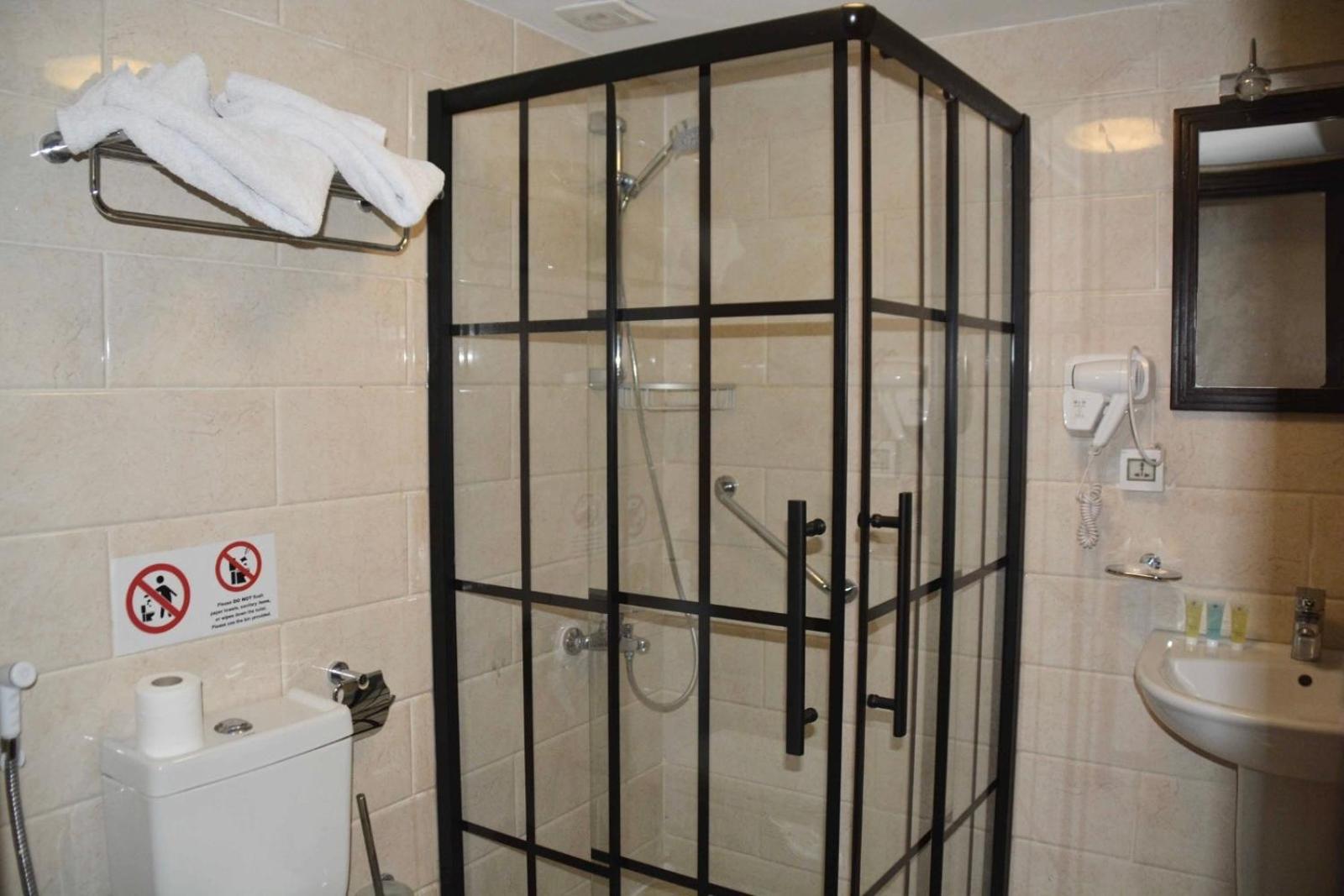 Olive Hotel 56/58