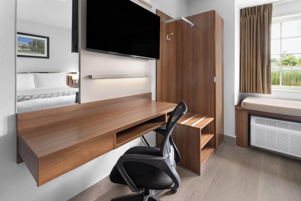 Microtel Inn Suites By Wyndham Albany Airport 34/49