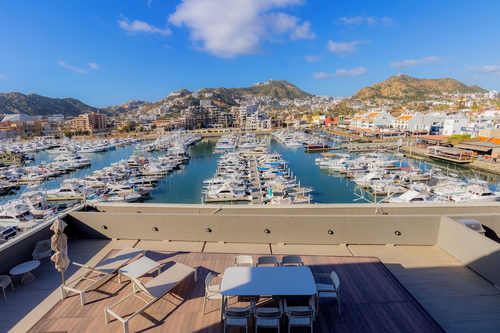 The Paraiso Residences at Marina Cabo 53/55