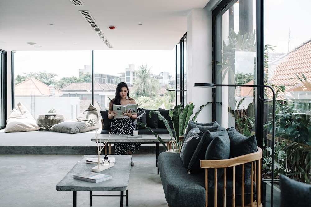 Lloyd's Inn Bali 38/64