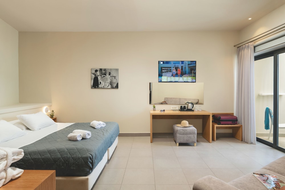Elia Agia Marina Hotel 20/77
