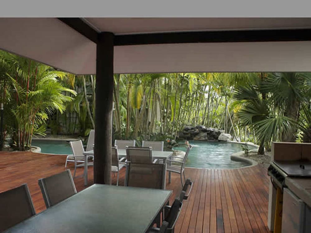 Port Douglas Retreat 6/30