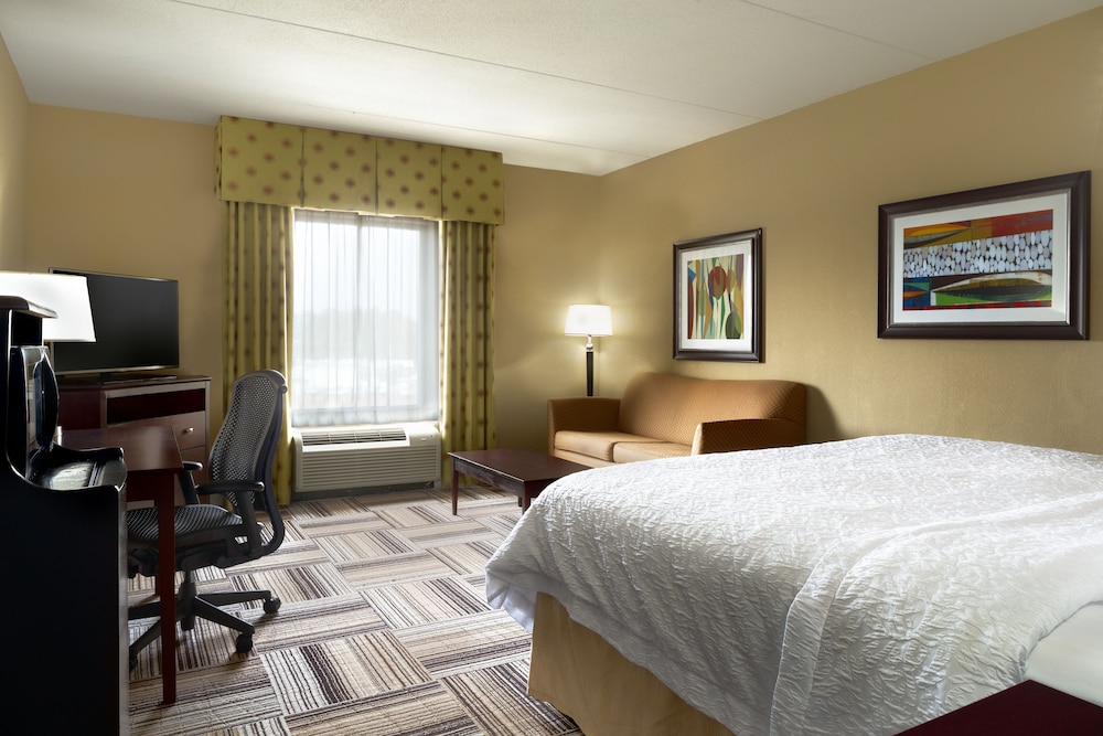 Hampton Inn and Suites Laurel, MS 14/45