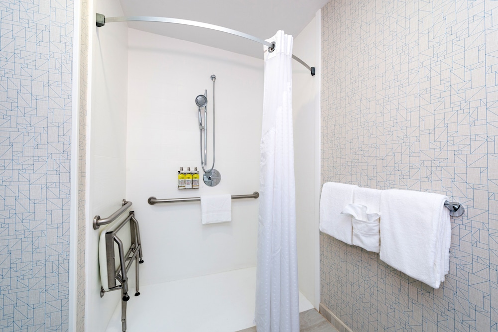 Holiday Inn Express Hotel And Suites Los Angeles Downtown West 14/55