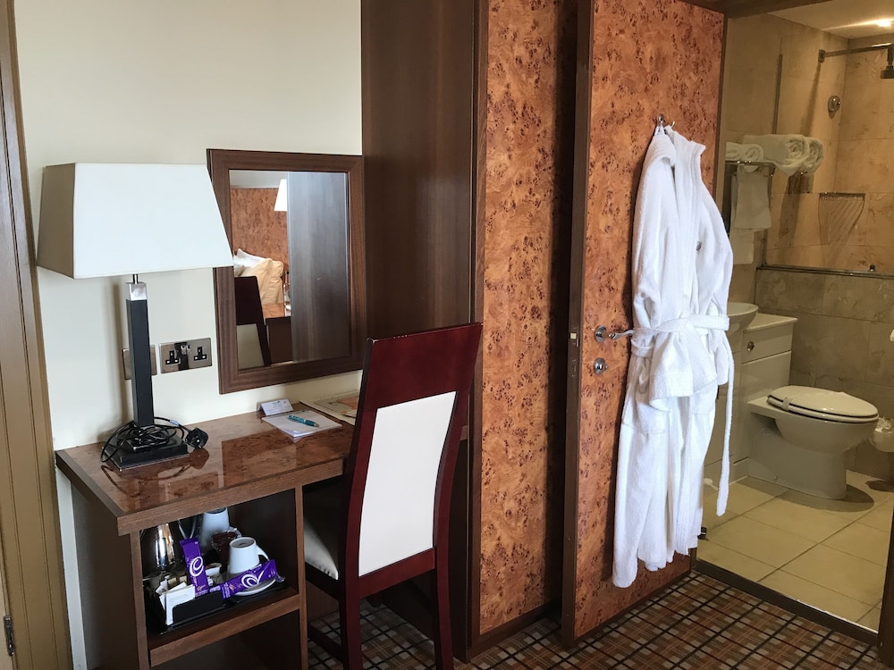Pier Hotel 50/50