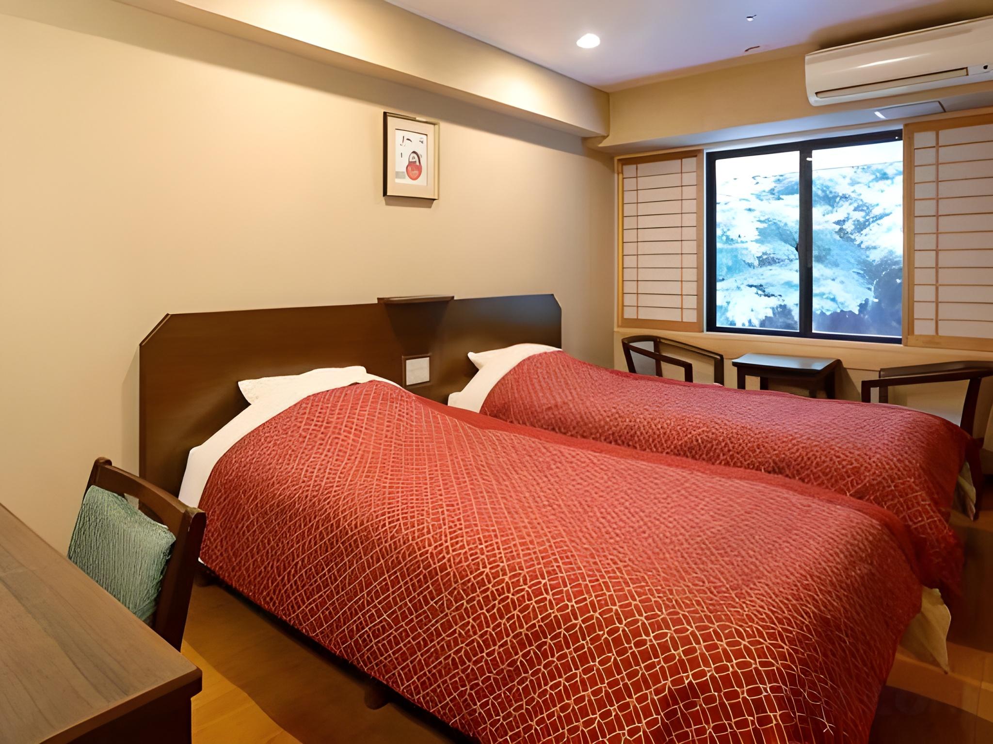 Western, Twin Beds, No Bathroom