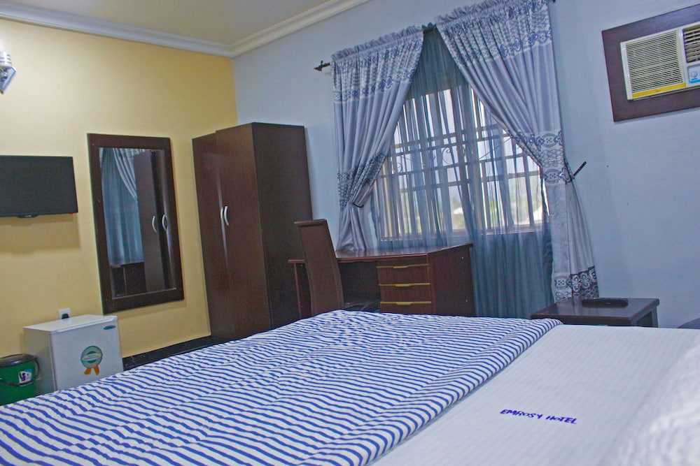 EMROSY HOTELS AND SUITES 25/50