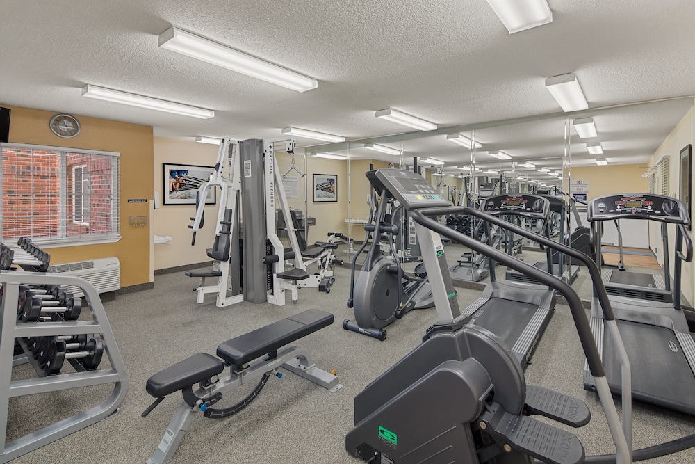 CANDLEWOOD SUITES RALEIGH CRABTREE 24/57