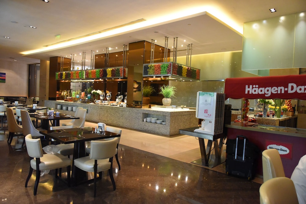 Royal International Hotel 43/60