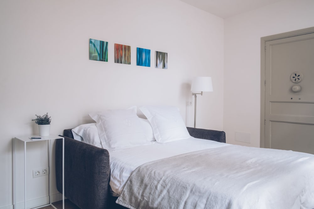 SUITE, QUEEN BED, SOFA, TERRACE