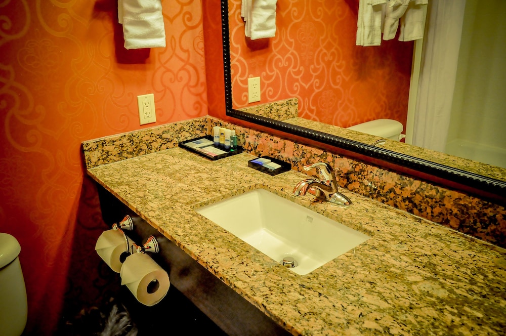 Best Western Plus Tupelo Inn Suites 42/45