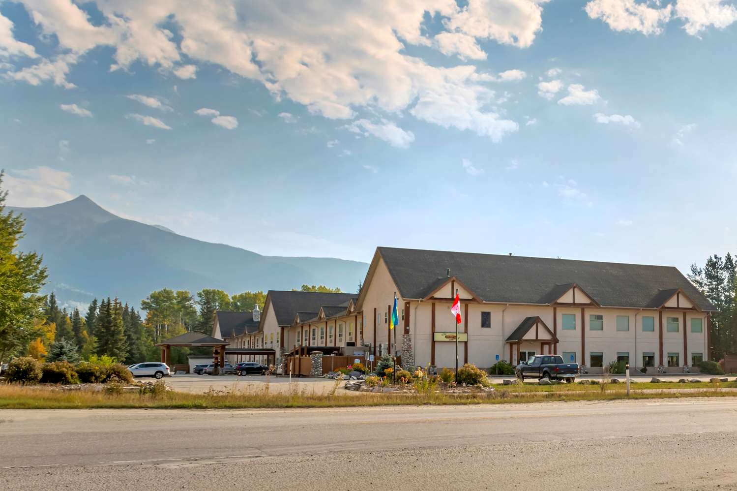 Best Western Plus Valemount Inn & Suites 57/65