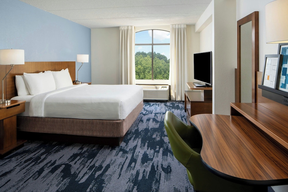 Fairfield Inn & Suites Atlanta Airport South/Sullivan Road 12/50
