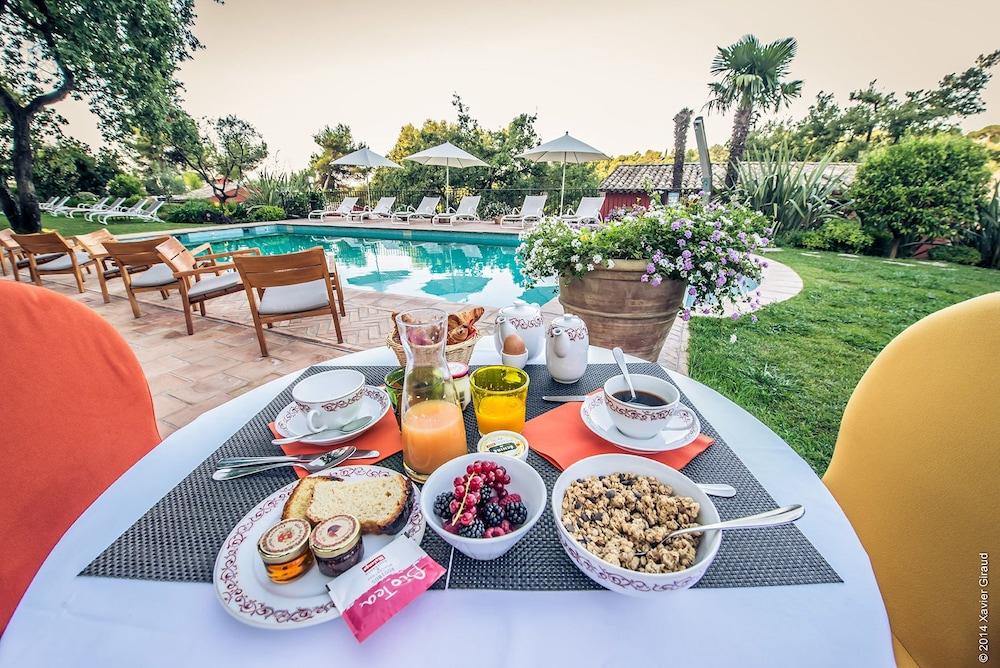 Hotel Deluxe Spa Restaurant Cantemerle 44/56