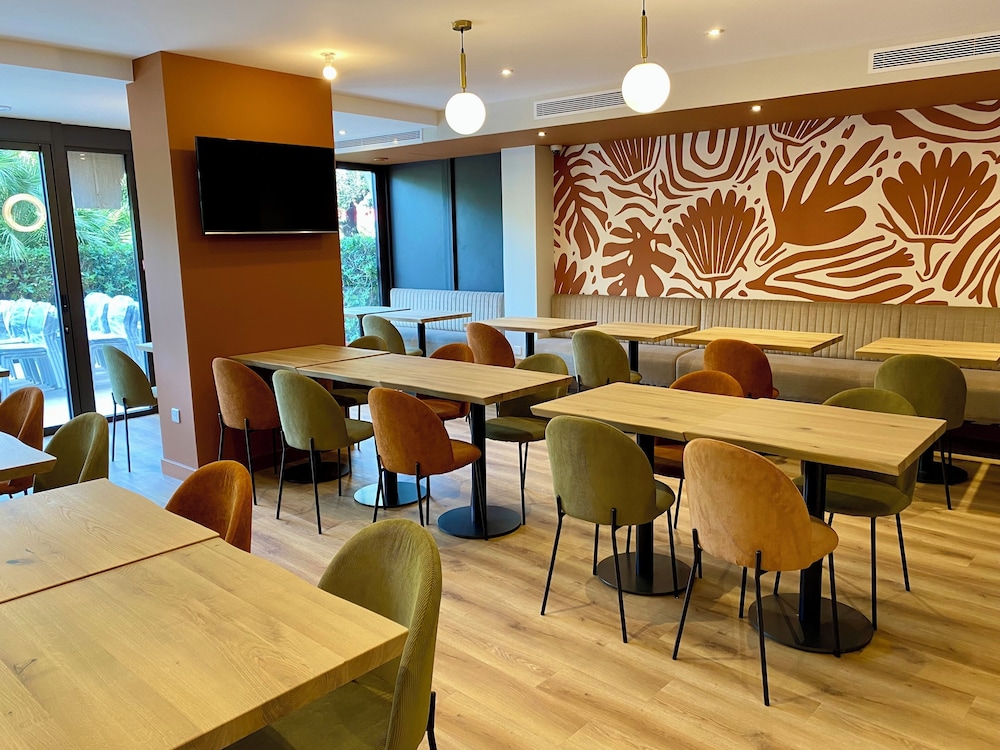 Bahia Hotel 34/50