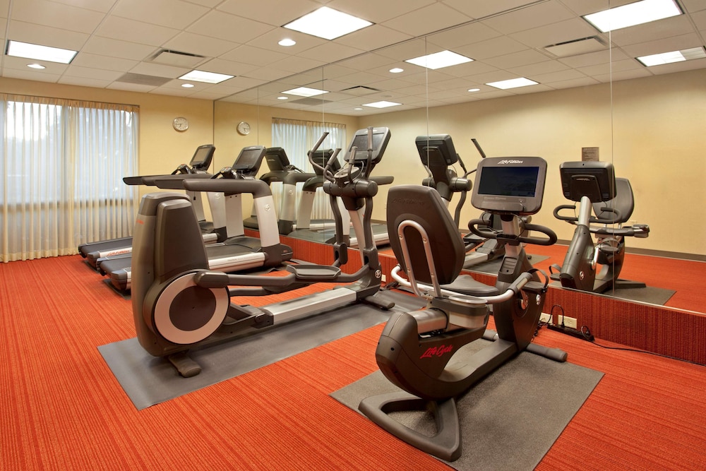 Hyatt Place Across from Universal Orlando Resort 34/60