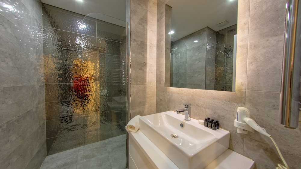 MyHouse N5 Suites 64/69