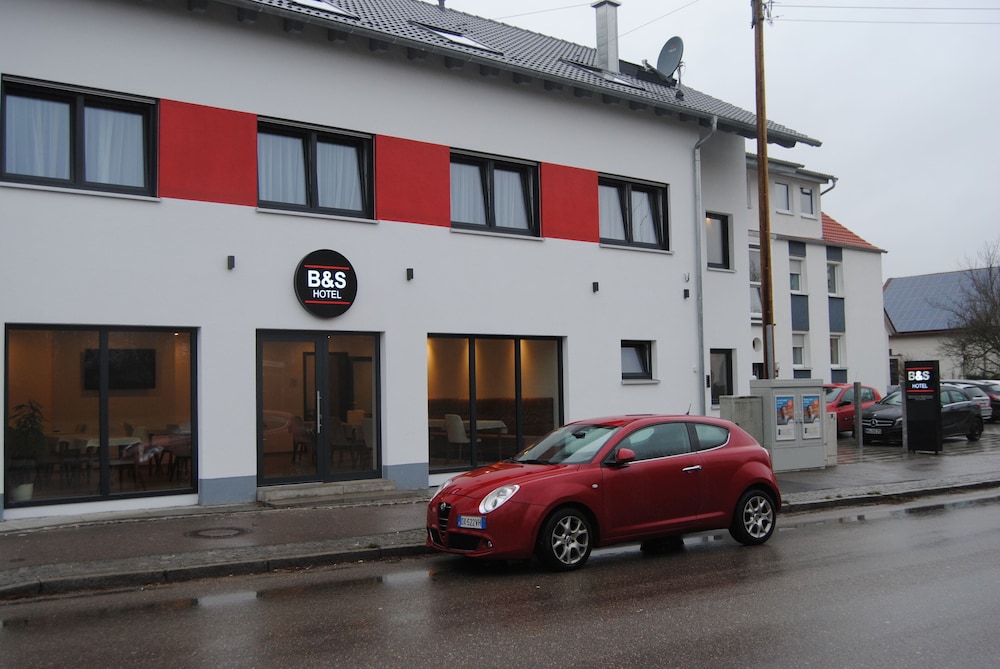 B&S Hotel 44/53