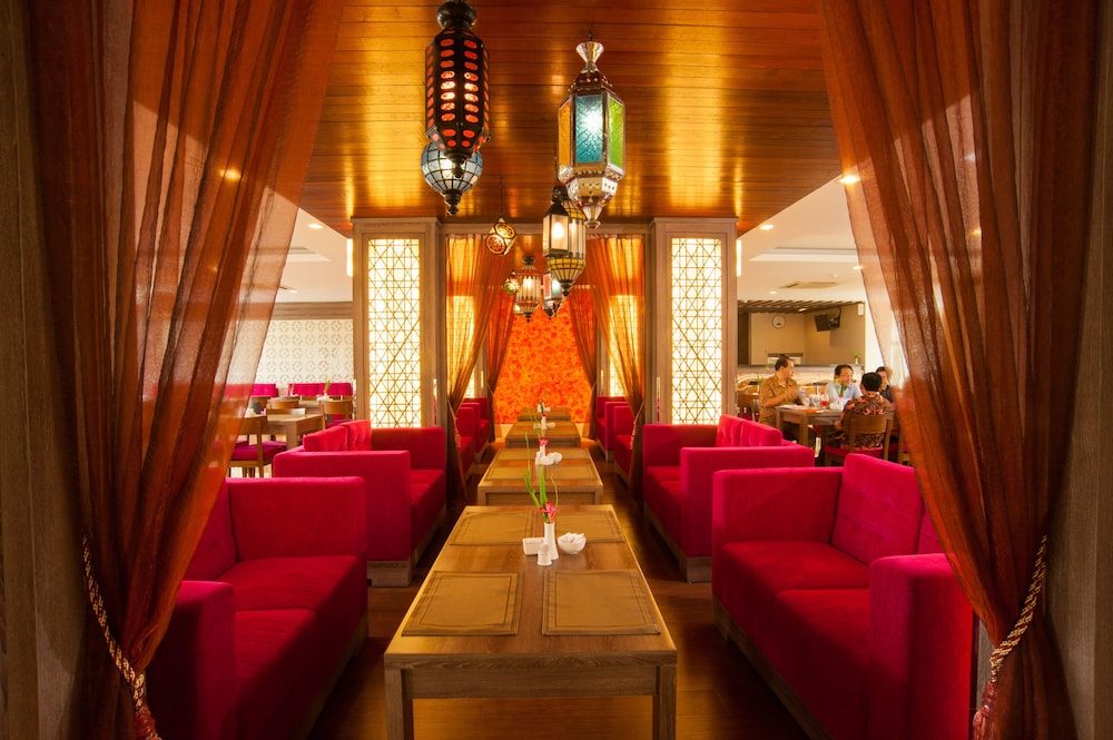 Lombok Raya Hotel 49/57