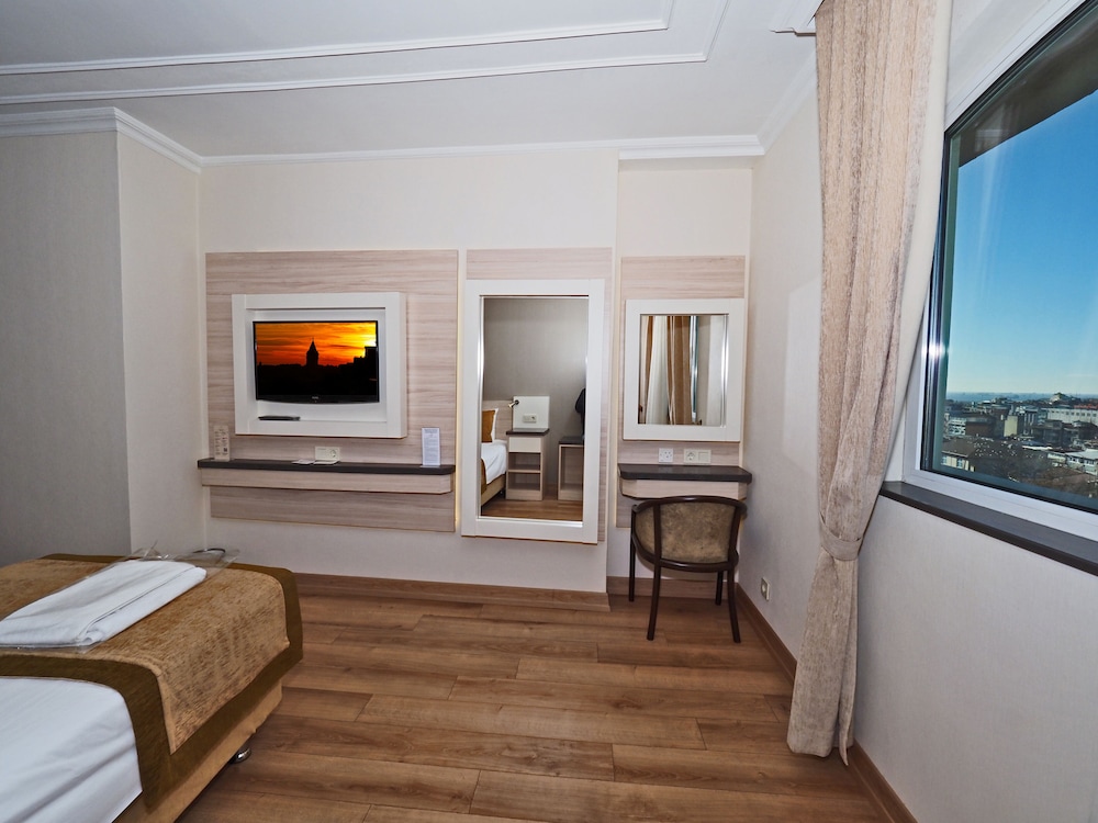 Hotel Bulvar Palas 28/67