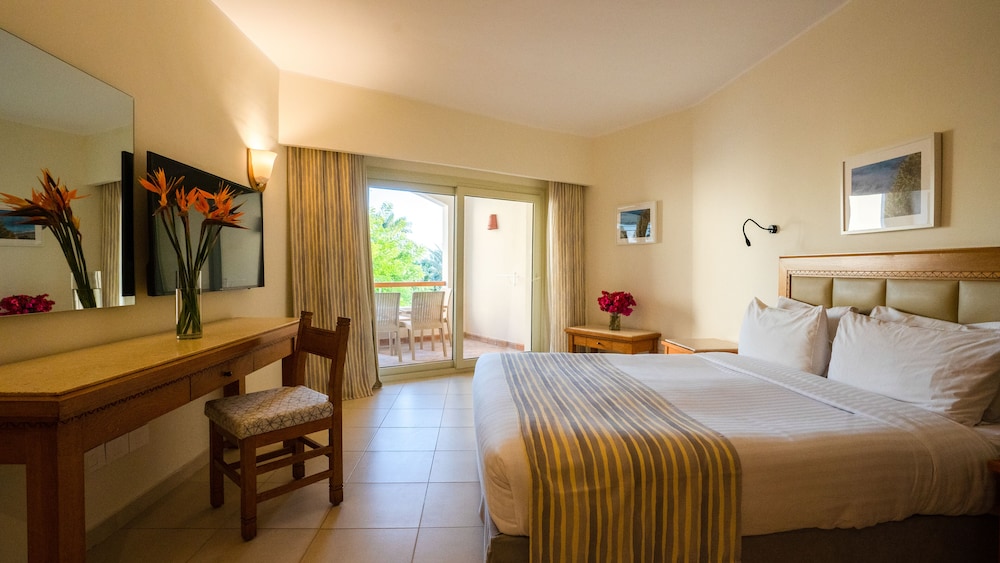 Fort Arabesque Beach Resort 16/50