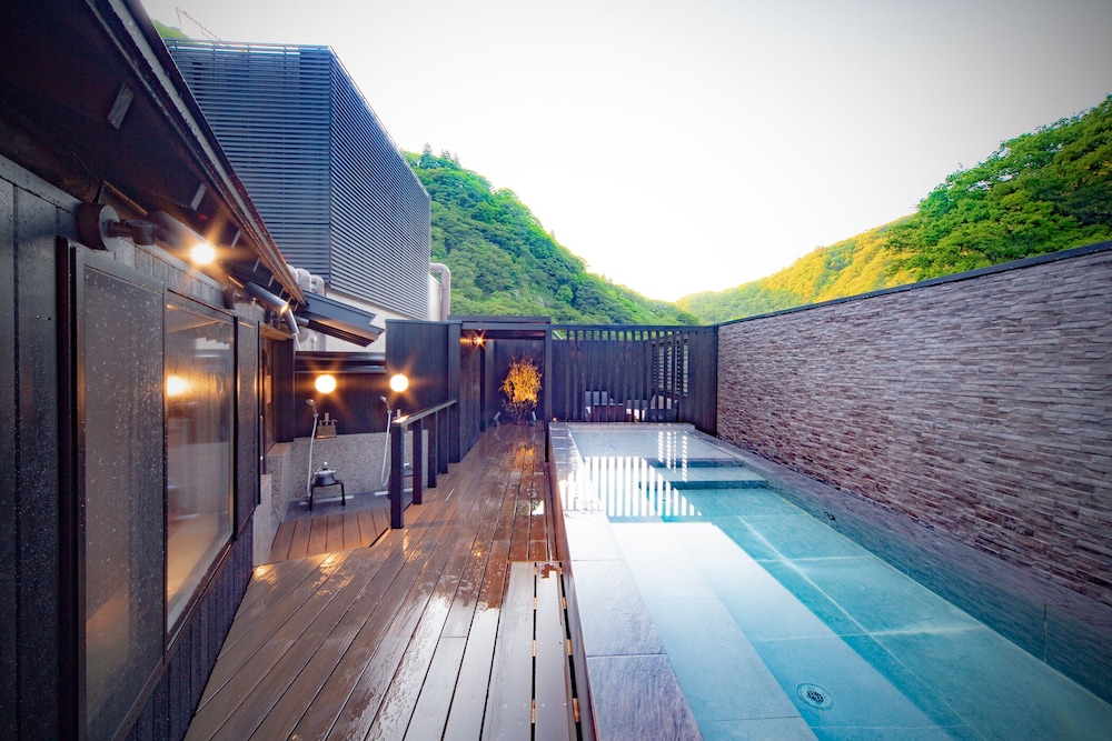 Aizu Higashiyama Onsen Tsuki no Akari (ex Higashiyama Daichi Hotel) 18/37