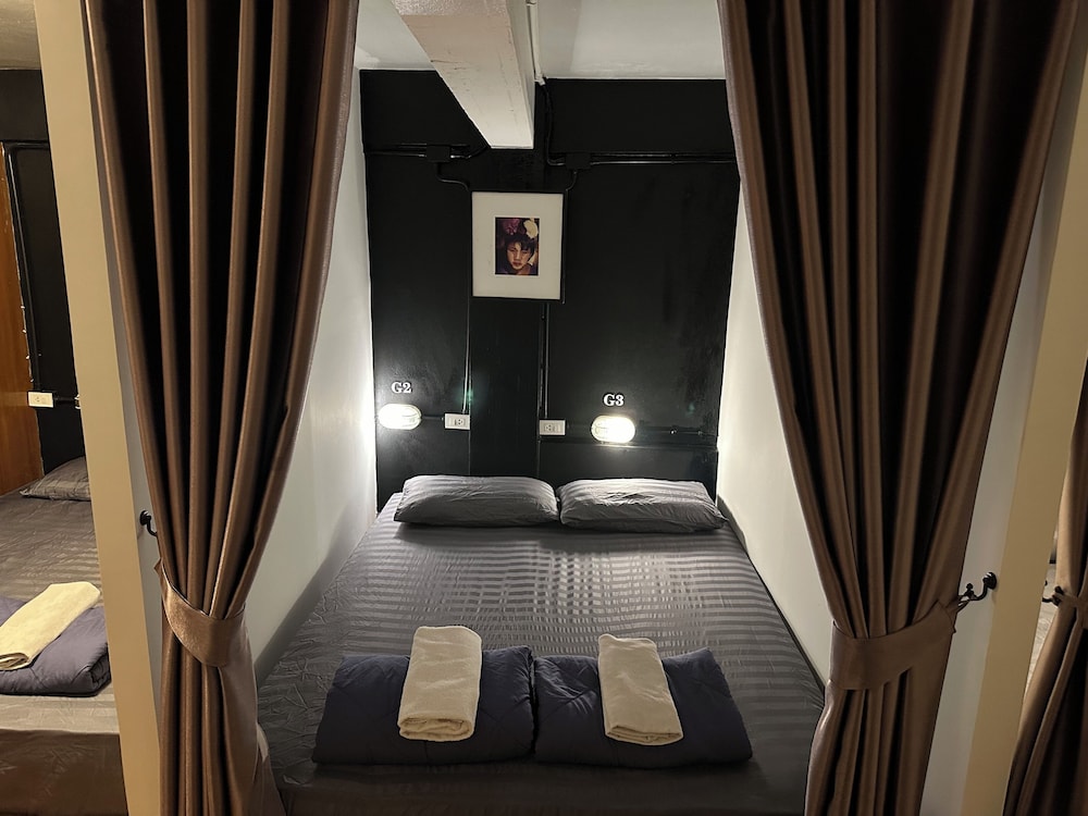 84 Gallery - Hostel 15/42