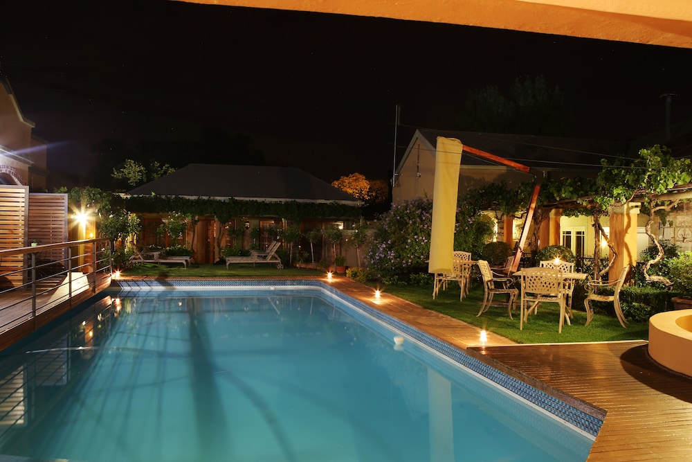Oleander Guest House 46/50