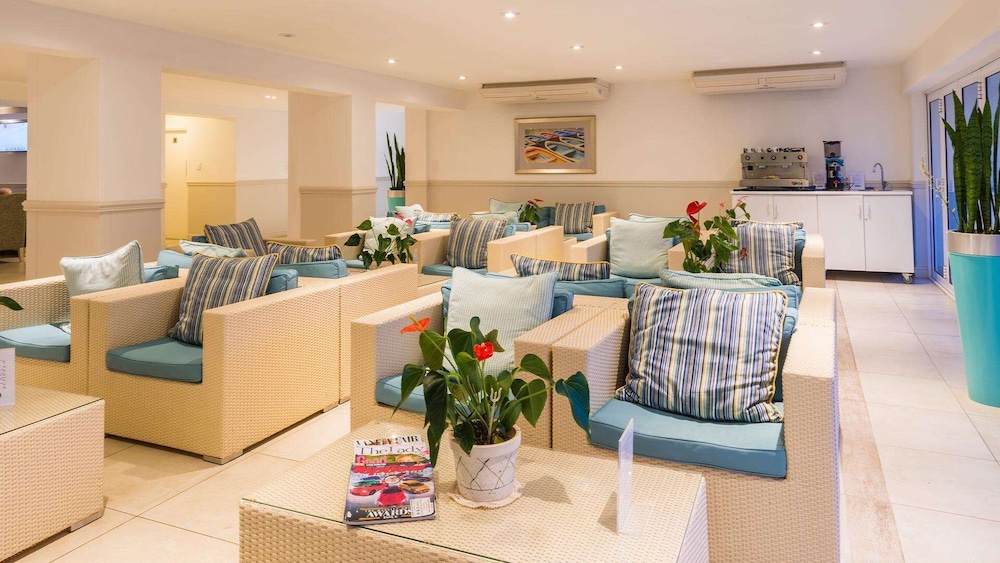 BLUE MARLIN HOTEL 64/84