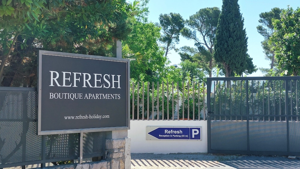 Refresh Boutique Apartments 5/50