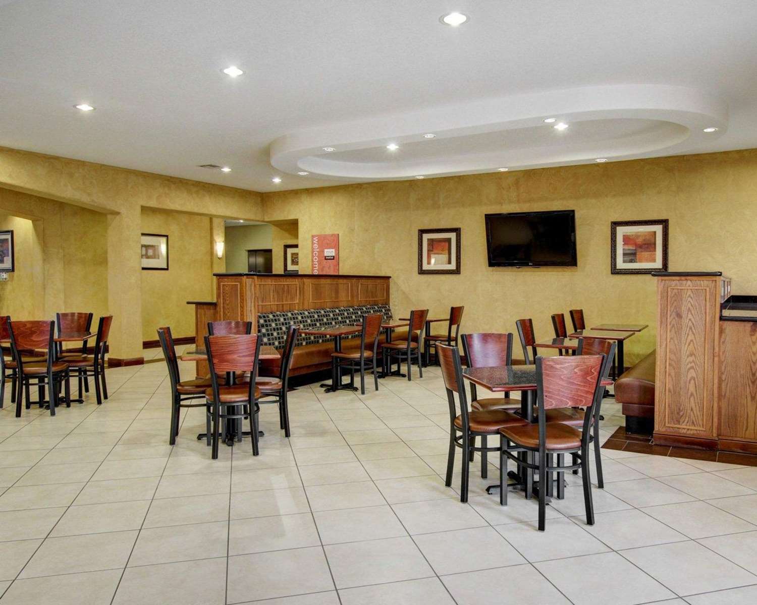 Comfort Inn And Suites Alvarado, TX 32/45