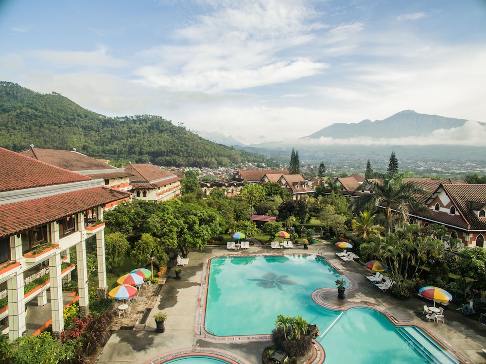 Royal Hotel and Villa Batu 1/61