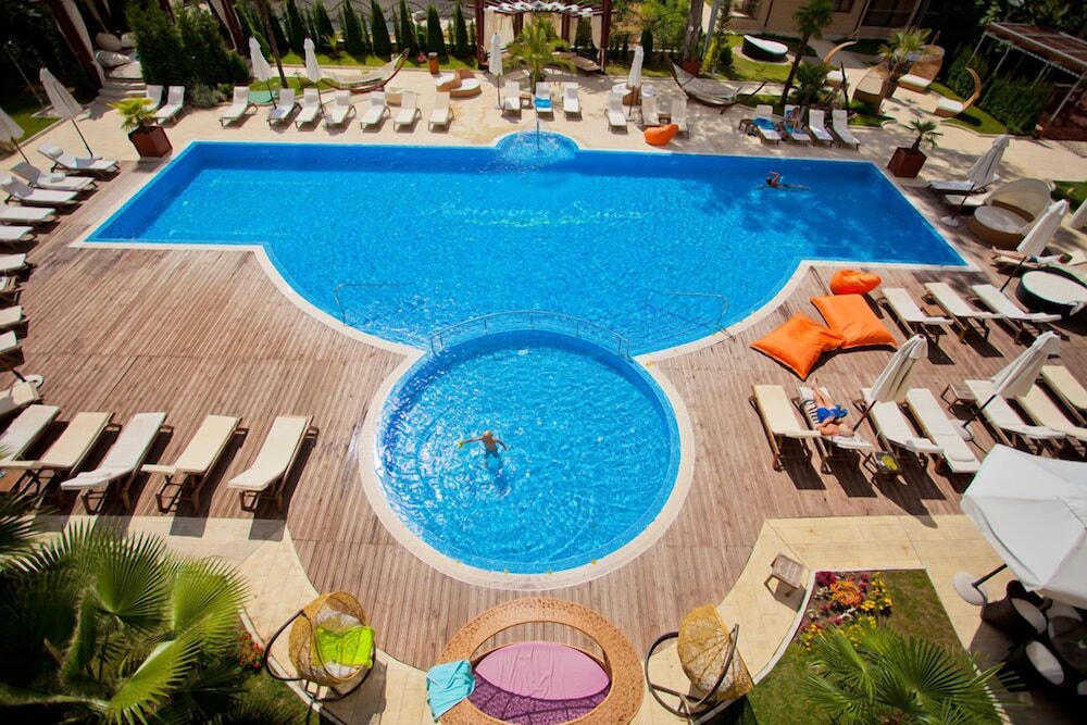 Harmony Suites 2 3 63/65