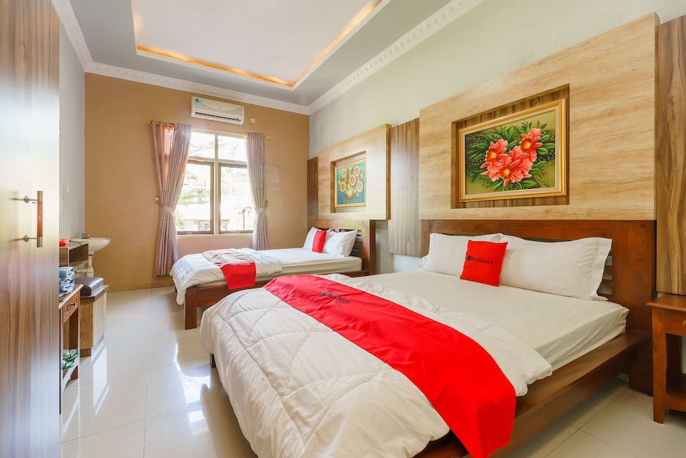 RedDoorz Resort Premium @ Sangkan Hurip Kuningan 11/49