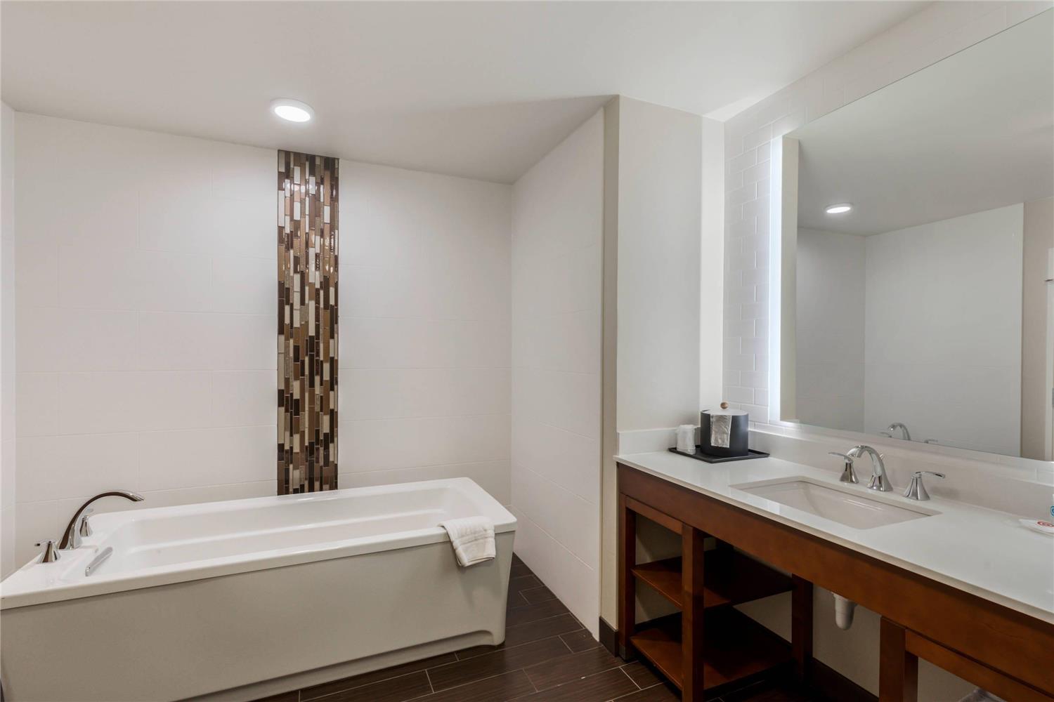 Comfort Suites Loveland 47/48