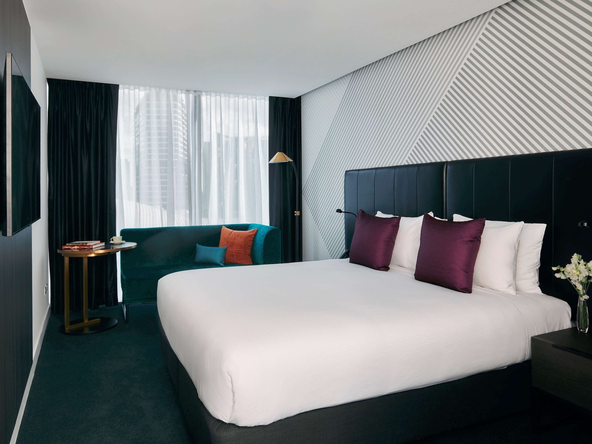 SUPERIOR, KING BED