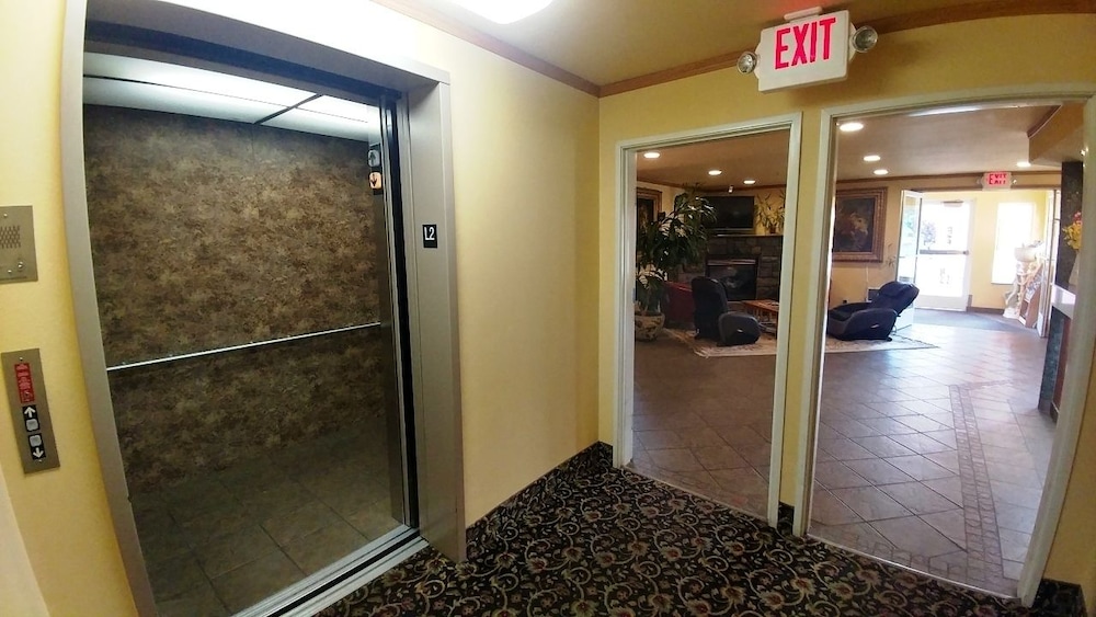 Palace Inn Suites Lincoln City 9/38