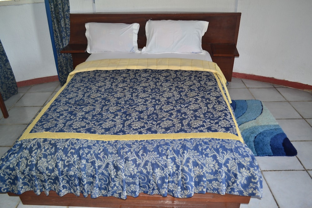 Oceanic Beach Hotel 2/8